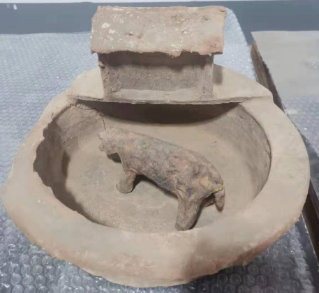 灰陶猪圈