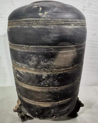 灰陶圆形粮仓